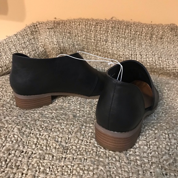 Women’s WIDE WIDTH cut out bootie black - Picture 3 of 5